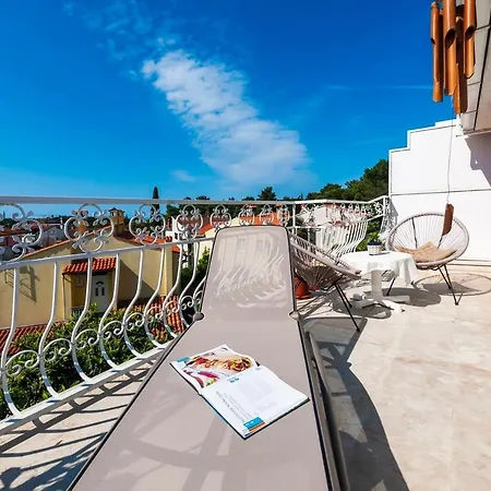 Guesthouse Ava Rovinj Exterior photo