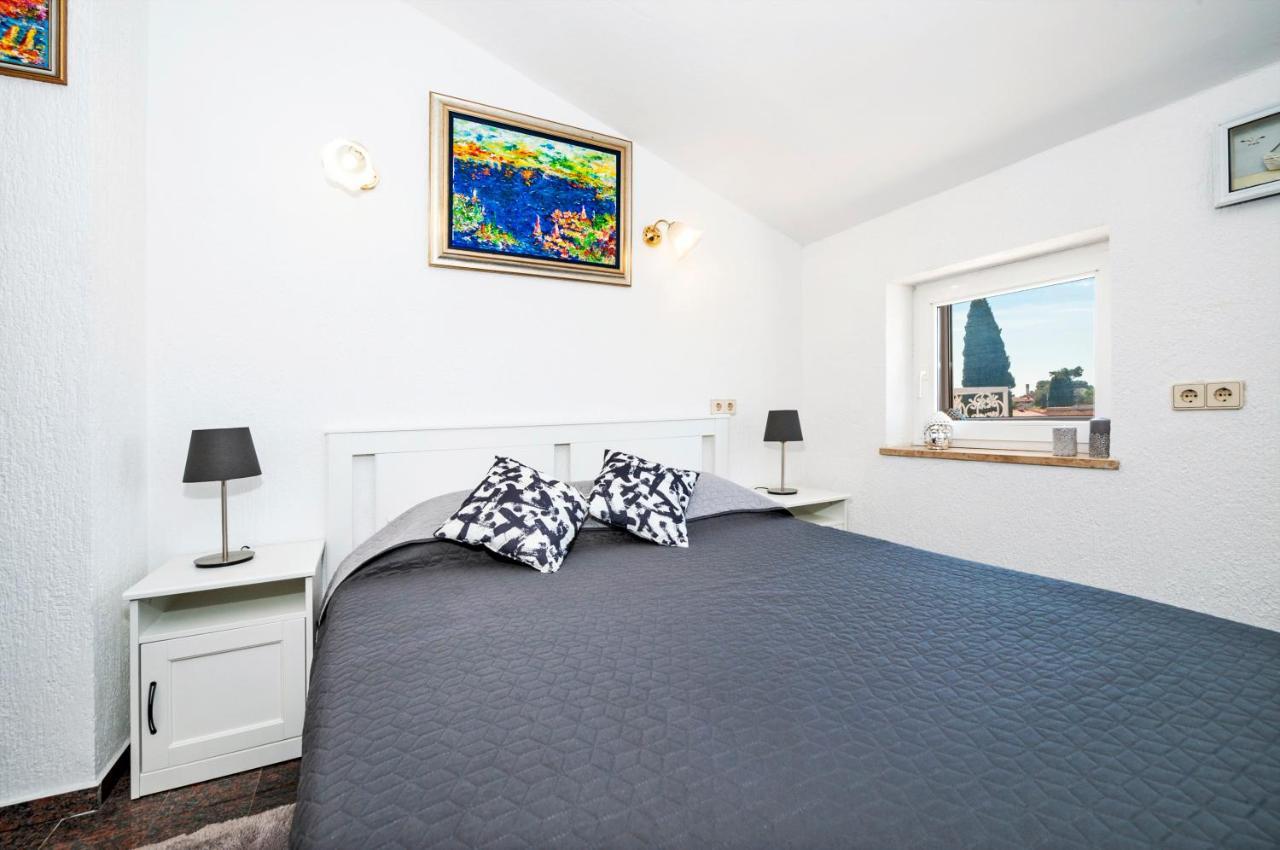 Ava Apartment