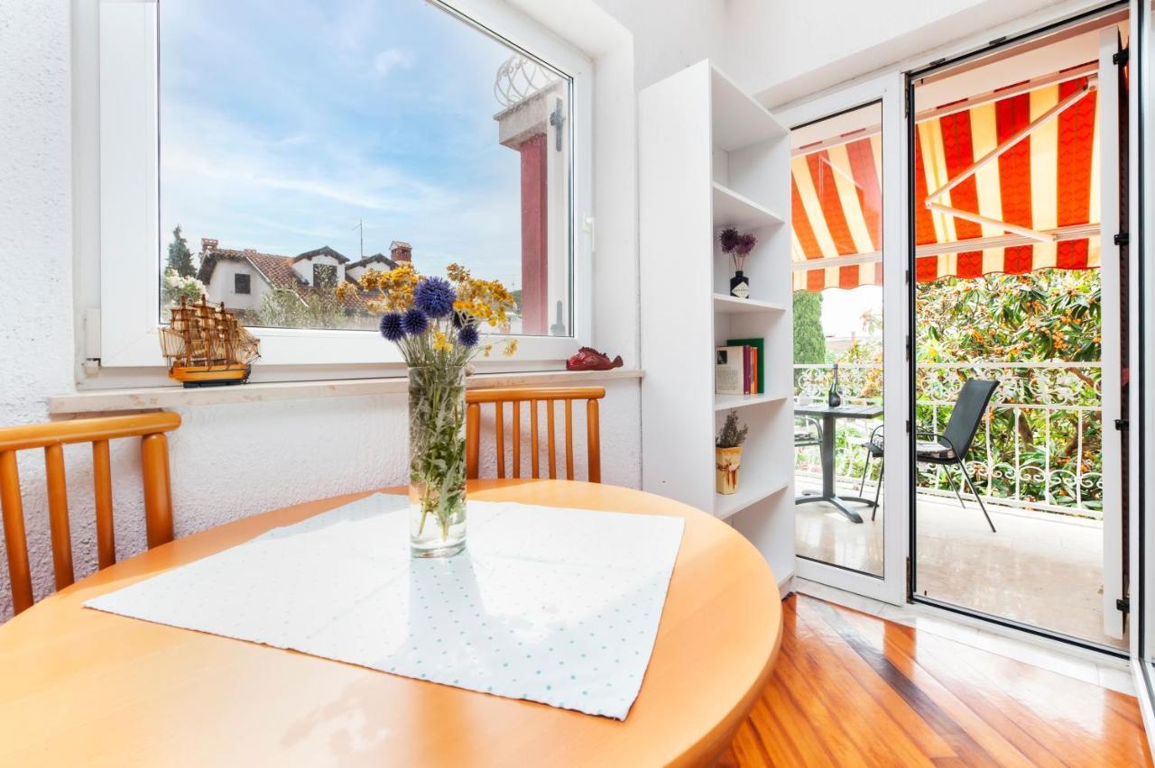 Ava Apartment