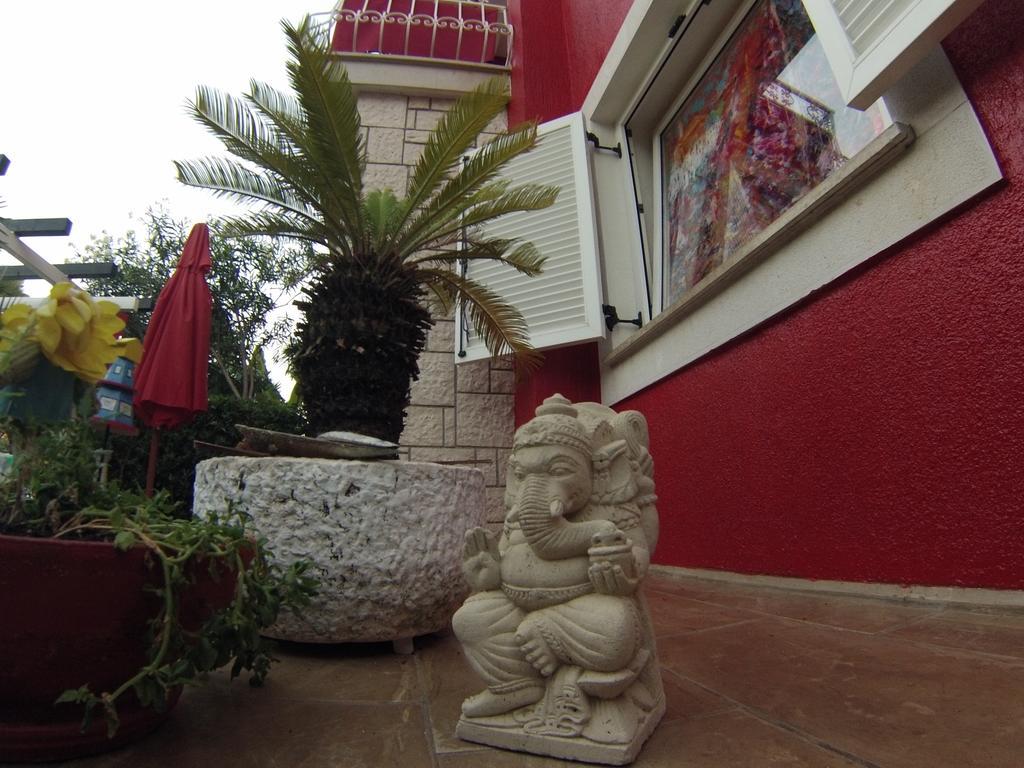 Ava Apartment